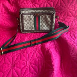 Gucci Beige Brown GG Supreme Messenger Bag with Green-Red Web